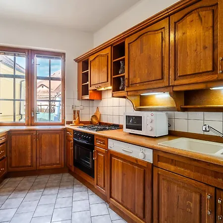 U Vlašského Dvora *